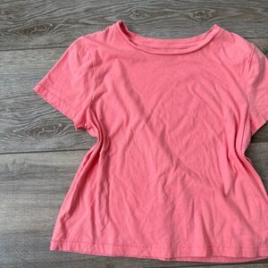 Universal Thread Tee